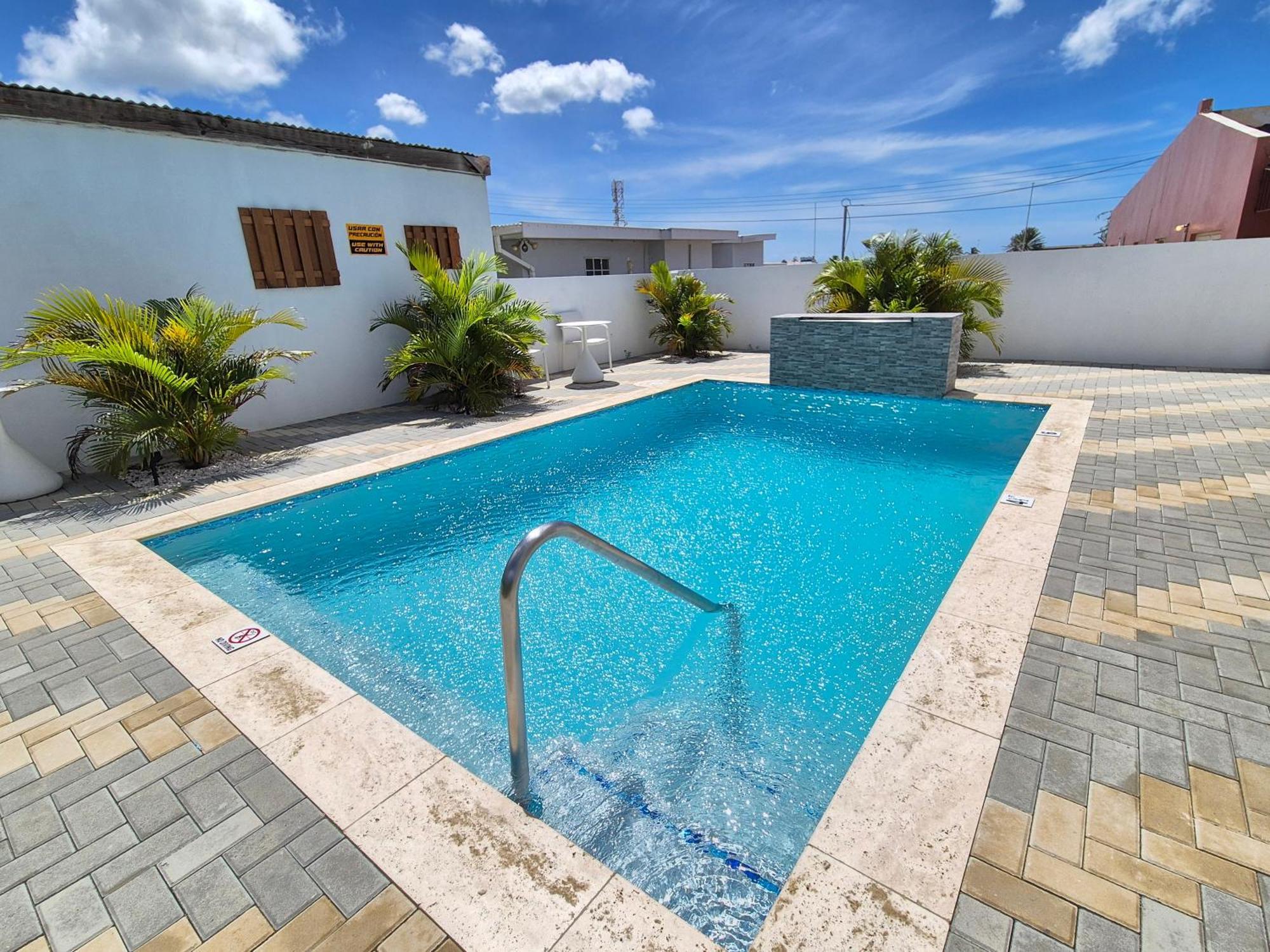 Ocean Breeze Apartments In Aruba Oranjestad Exterior photo